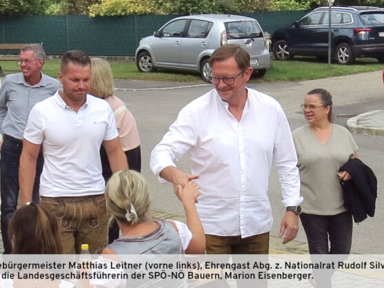 Bild: Abg. z. NR Rudolf Silvan begrüßt die Gäste des SPÖ-Oktoberfestes 2026